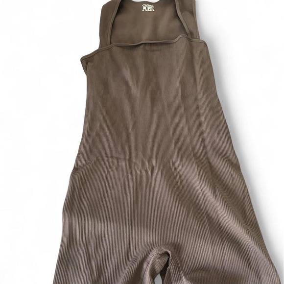 Pants - Ribbed Seamless Sleeveless Romper | Taupe Brown | Size L/XL (One Size Stretch)